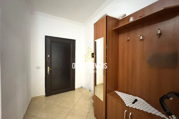 Shtepi me qera Apartament ne Tirane, 2+1, Mobilimi E mobiluar, Pagesa 450  Euro.