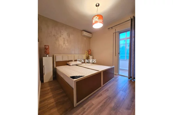 Shtepi ne shitje Apartament ne Tirane, 1+1, Mobilimi Pjeserisht e mobiluar, Pagesa 163,000  Euro.