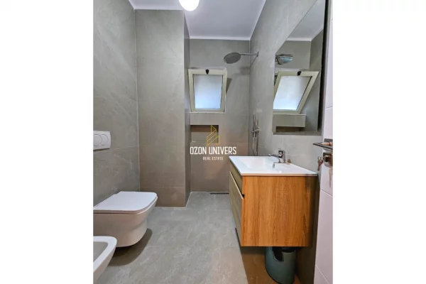 Shtepi ne shitje Apartament ne Tirane, 1+1, Mobilimi Pjeserisht e mobiluar, Pagesa 163,000  Euro.