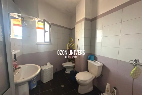 Shtepi ne shitje Apartament ne Tirane, 1+1, Mobilimi E mobiluar, Pagesa 125,000  Euro.