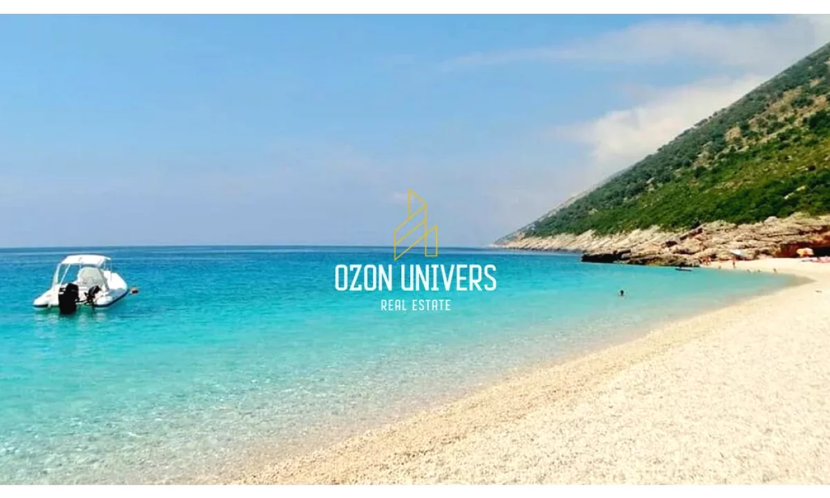 Shtepi ne shitje Apartament ne Himare, 3+1, Mobilimi E mobiluar, Pagesa 530,000  Euro.