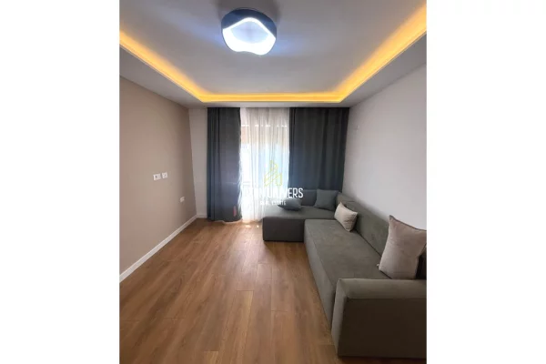 Shtepi ne shitje Apartament ne Tirane, 1+1, Mobilimi E mobiluar, Pagesa 327,000  Euro.