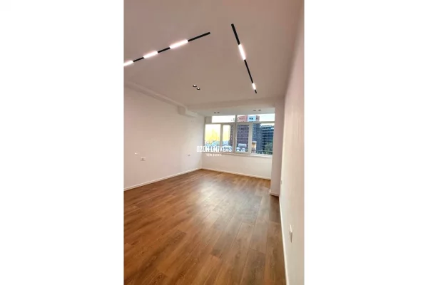 Shtepi ne shitje Apartament ne Tirane, Garsoniere, Mobilimi Bosh, pa mobiluar, Pagesa 115,000  Euro.