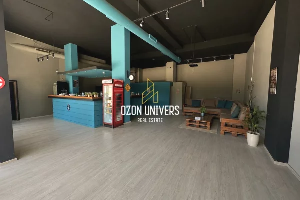 Ambient biznesi me qera 2+1 ne Tirane - 2,200 Euro