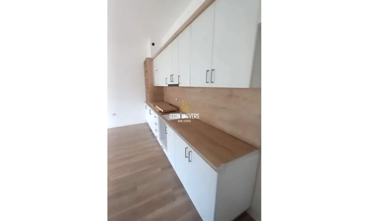 Shtepi me qera Apartament ne Tirane, 3+1, Mobilimi Bosh, pa mobiluar, Pagesa 70,000  Leke.