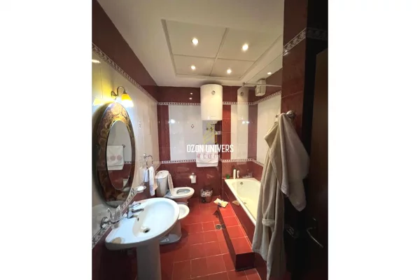 Shtepi ne shitje Apartament ne Tirane, 2+1, Mobilimi E mobiluar, Pagesa 230,000  Euro.