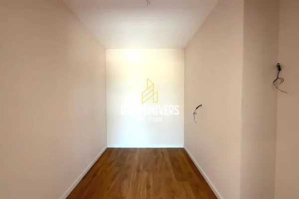 Shtepi me qera Apartament ne Tirane, 3+1, Mobilimi Pjeserisht e mobiluar, Pagesa 2,500  Euro.