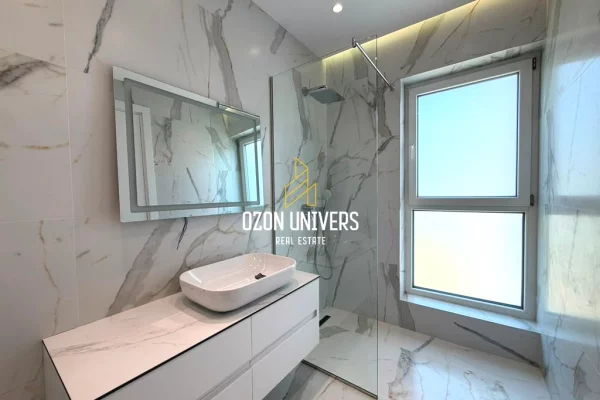 Shtepi me qera Apartament ne Tirane, 3+1, Mobilimi Pjeserisht e mobiluar, Pagesa 2,500  Euro.