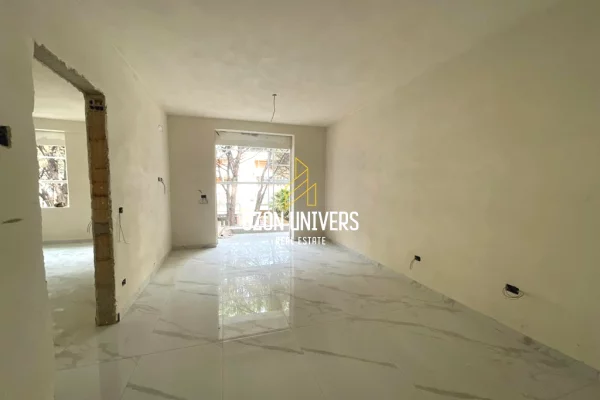 Shtepi ne shitje Apartament ne Kavaje, 1+1, Mobilimi Bosh, pa mobiluar, Pagesa 99,676  Euro.