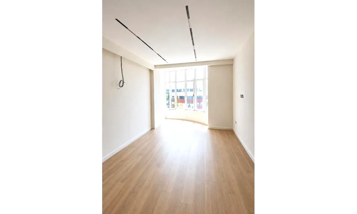 Shtepi ne shitje Apartament ne Tirane, 1+1, Mobilimi Bosh, pa mobiluar, Pagesa 12,000,000  Leke.