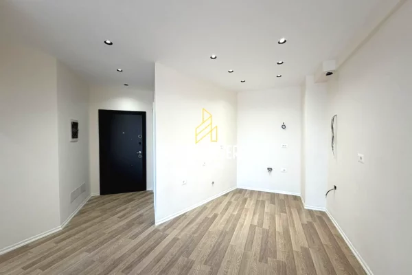 Shtepi ne shitje Apartament ne Tirane, 1+1, Mobilimi Bosh, pa mobiluar, Pagesa 11,500,000  Leke.
