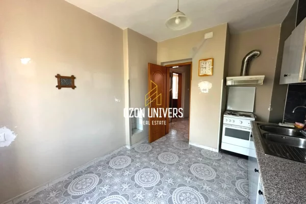 Shtepi ne shitje Apartament ne Tirane, 2+1, Mobilimi E mobiluar, Pagesa 159,000  Euro.
