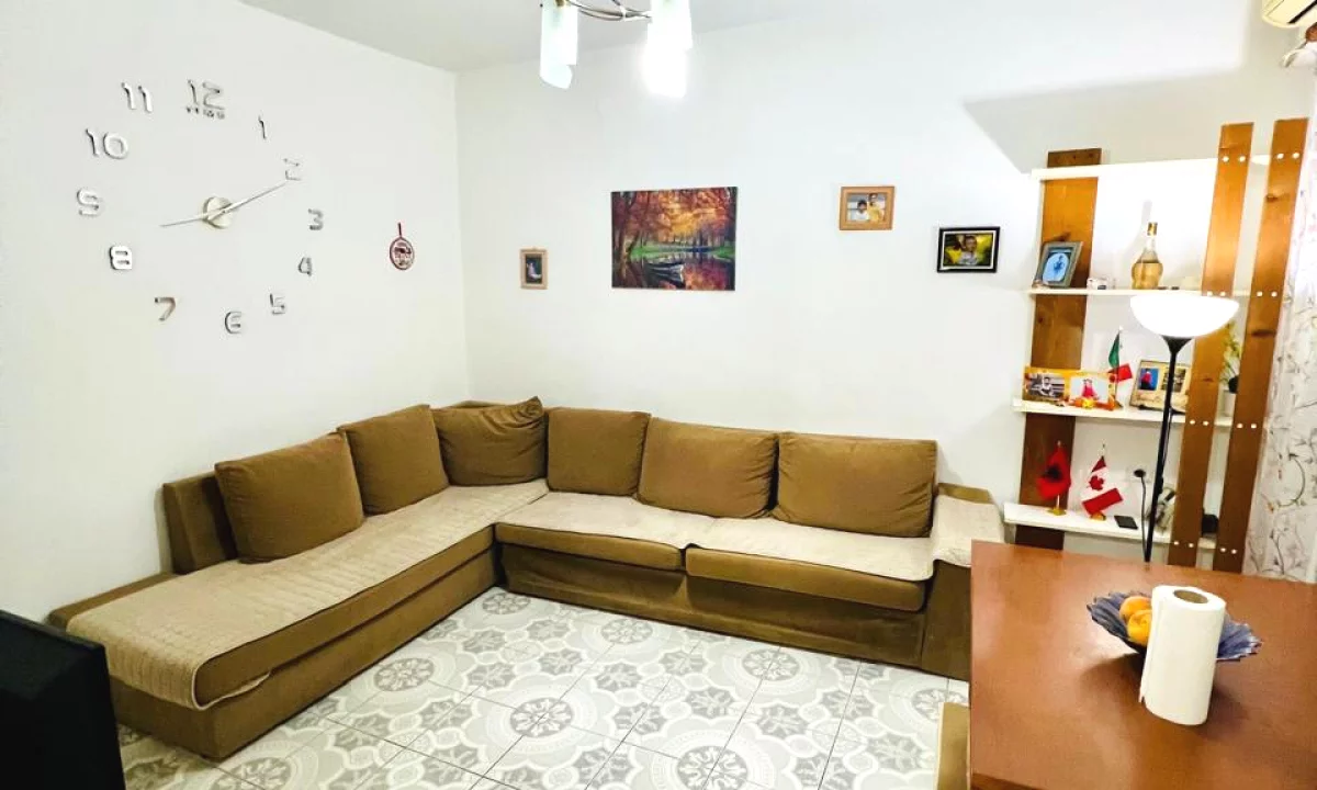 Shtepi me qera Apartament ne Tirane, 1+1, Mobilimi E mobiluar, Pagesa 400  Euro.