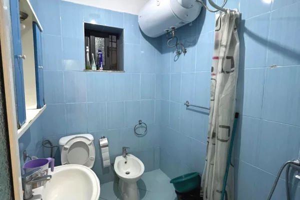 Shtepi me qera Apartament ne Tirane, 1+1, Mobilimi E mobiluar, Pagesa 400  Euro.