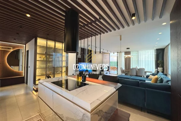 Shtepi ne shitje Vila Luksoze ne Durres, 3+1, Mobilimi E mobiluar, Pagesa 950,000  Euro.