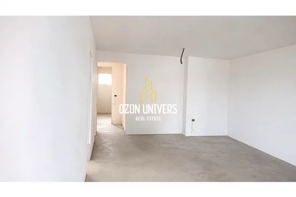 Shtepi ne shitje Apartament ne Tirane, 3+1, Mobilimi Bosh, pa mobiluar, Pagesa 30,000,000  Leke.