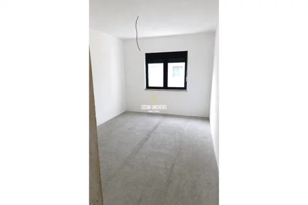 Shtepi ne shitje Apartament ne Tirane, 3+1, Mobilimi Bosh, pa mobiluar, Pagesa 30,000,000  Leke.