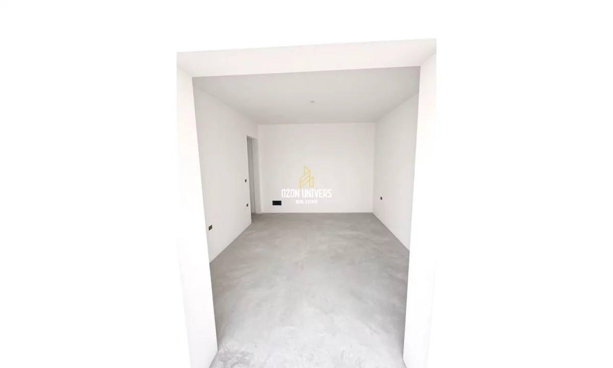 Shtepi ne shitje Apartament ne Tirane, 3+1, Mobilimi Bosh, pa mobiluar, Pagesa 30,000,000  Leke.