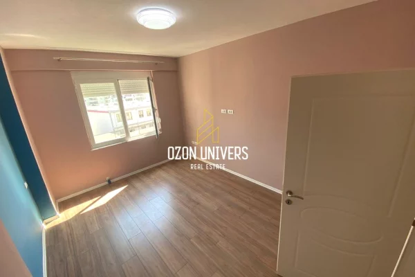Shtepi me qera Apartament ne Tirane, 2+1, Mobilimi Pjeserisht e mobiluar, Pagesa 50,000  Leke.