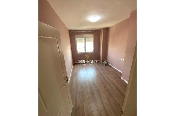 Shtepi me qera Apartament ne Tirane, 2+1, Mobilimi Pjeserisht e mobiluar, Pagesa 50,000  Leke.