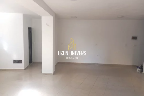 Ambient biznesi per qira, buze rruge ne Ali Dem!