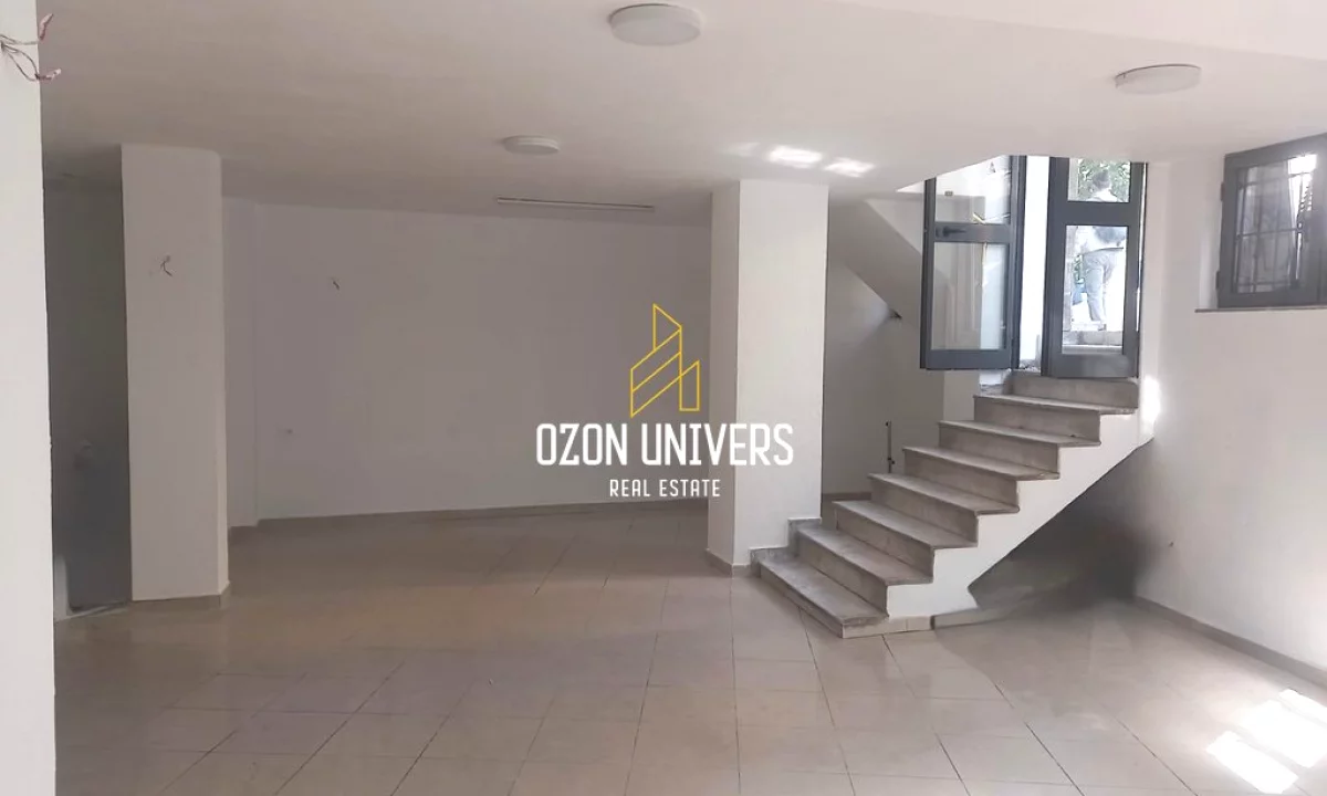 Ambient biznesi per qira, buze rruge ne Ali Dem!