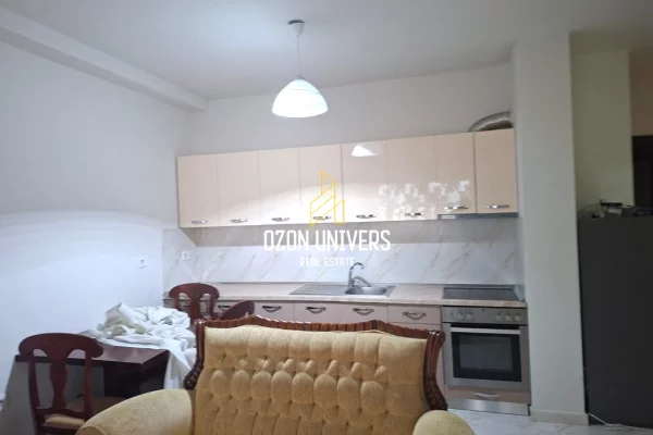 Shtepi me qera Apartament ne Tirane, 2+1, Mobilimi E mobiluar, Pagesa 500  Euro.