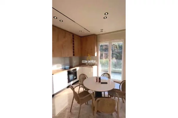 Shtepi ne shitje Apartament ne Lezhe, 2+1, Mobilimi E mobiluar, Pagesa 312,500  Euro.