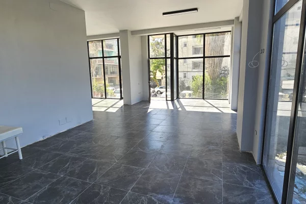 Ambient biznesi me qera 1+1 ne Tirane - 1,000 Euro