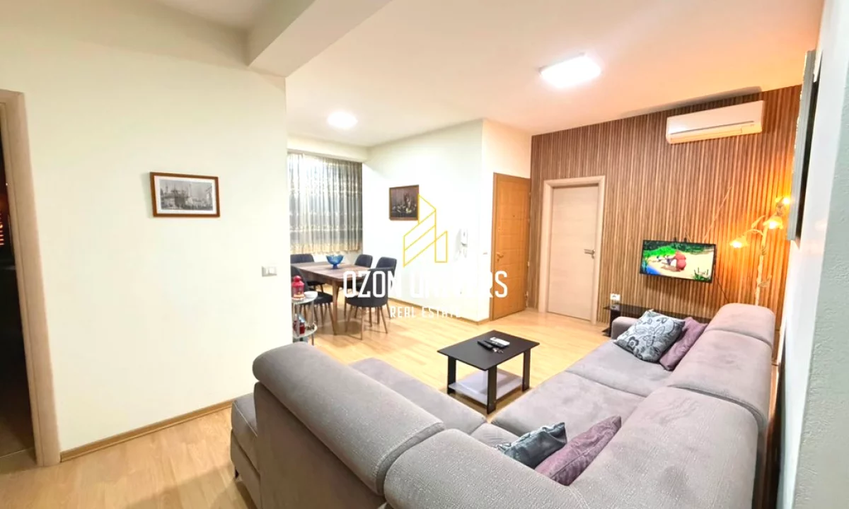 Shtepi me qera Apartament ne Tirane, 3+1, Mobilimi E mobiluar, Pagesa 1,000  Euro.