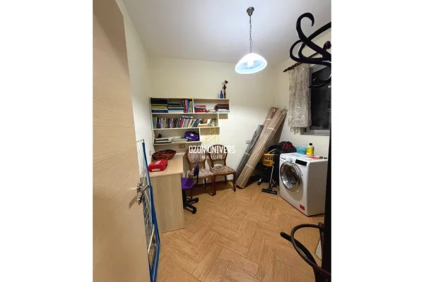 Shtepi me qera Apartament ne Tirane, 3+1, Mobilimi E mobiluar, Pagesa 1,000  Euro.