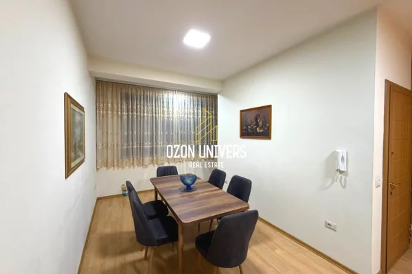 Shtepi me qera Apartament ne Tirane, 3+1, Mobilimi E mobiluar, Pagesa 1,000  Euro.