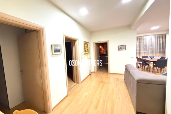 Shtepi me qera Apartament ne Tirane, 3+1, Mobilimi E mobiluar, Pagesa 1,000  Euro.