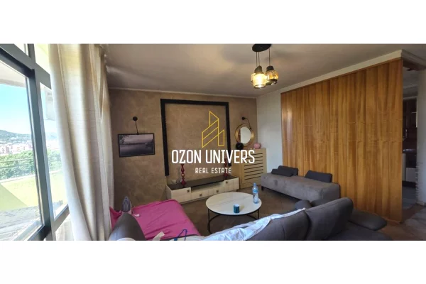 Shtepi me qera Apartament ne Tirane, 3+1, Mobilimi E mobiluar, Pagesa 90,000  Leke.