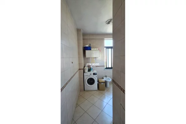 Shtepi me qera Apartament ne Tirane, 3+1, Mobilimi E mobiluar, Pagesa 90,000  Leke.