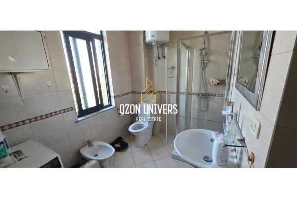 Shtepi me qera Apartament ne Tirane, 3+1, Mobilimi E mobiluar, Pagesa 90,000  Leke.