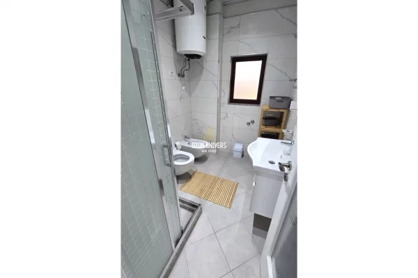 Shtepi me qera Apartament ne Tirane, 3+1, Mobilimi E mobiluar, Pagesa 80,000  Leke.