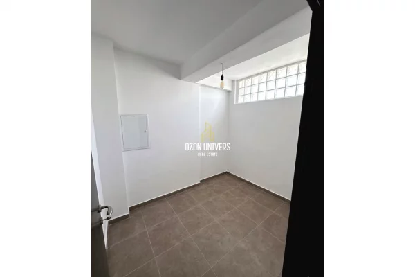 Shtepi ne shitje Apartament ne Tirane, 2+1, Mobilimi Bosh, pa mobiluar, Pagesa 115,000  Euro.