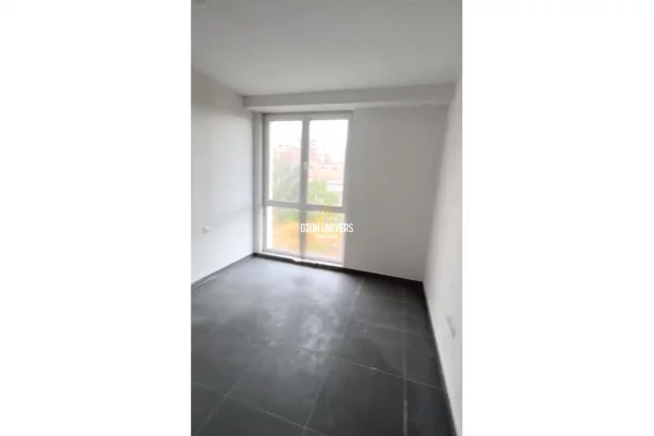 Shtepi ne shitje Apartament ne Tirane, 1+1, Mobilimi Bosh, pa mobiluar, Pagesa 99,000  Euro.