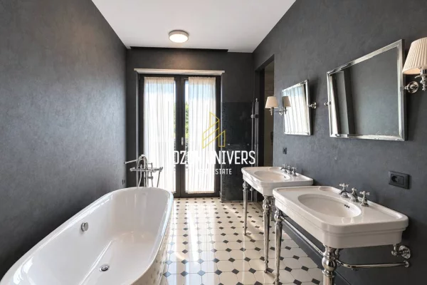 Shtepi ne shitje Apartament ne Tirane, 3+1, Mobilimi Bosh, pa mobiluar, Pagesa 4,000,000  Euro.
