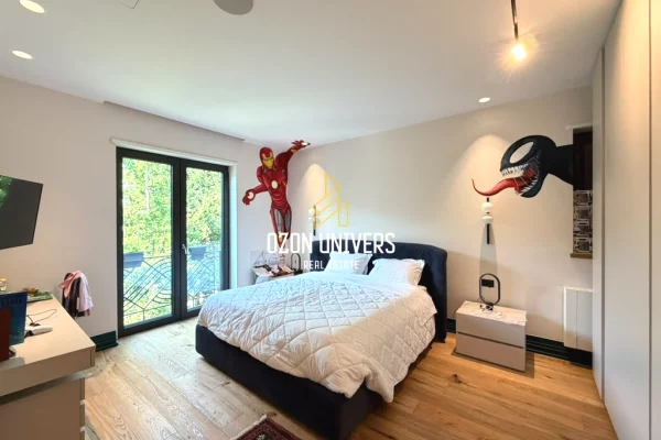 Shtepi ne shitje Apartament ne Tirane, 3+1, Mobilimi Bosh, pa mobiluar, Pagesa 4,000,000  Euro.