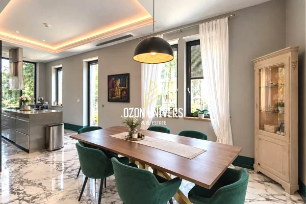Shtepi ne shitje Apartament ne Tirane, 3+1, Mobilimi Bosh, pa mobiluar, Pagesa 4,000,000  Euro.