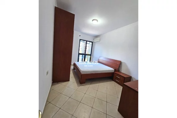 Shtepi ne shitje Apartament ne Tirane, 1+1, Mobilimi Pjeserisht e mobiluar, Pagesa 192,000  Euro.