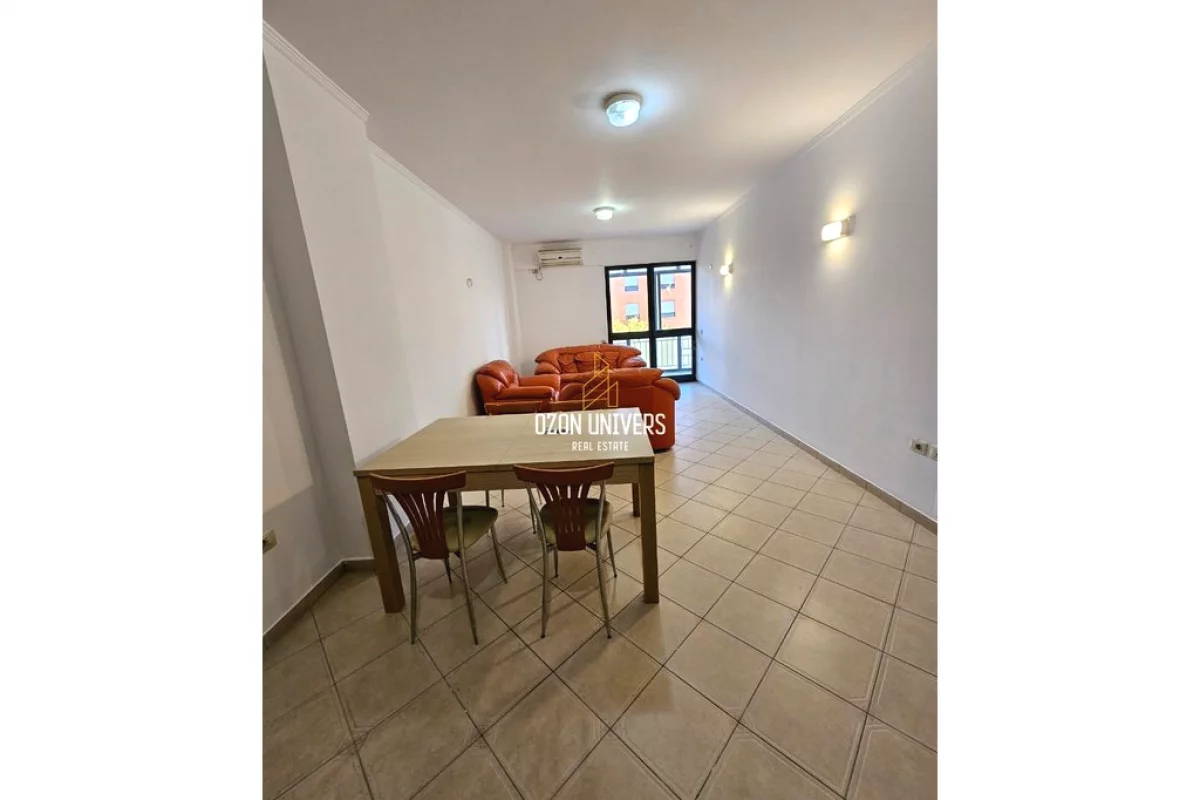 Shtepi ne shitje Apartament ne Tirane, 1+1, Mobilimi Pjeserisht e mobiluar, Pagesa 192,000  Euro.