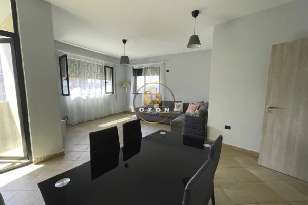 Apartament 2+1 me parkim, në Fresk!
