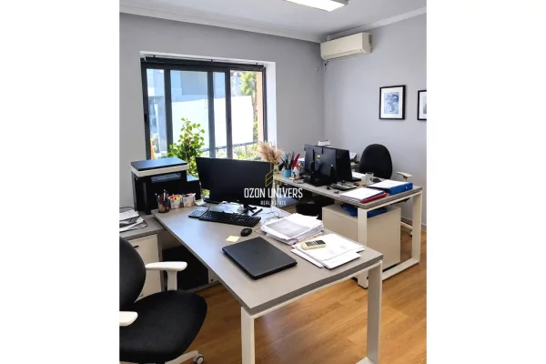 Ambient biznesi me qera 3+1 ne Tirane - 70,000 Leke