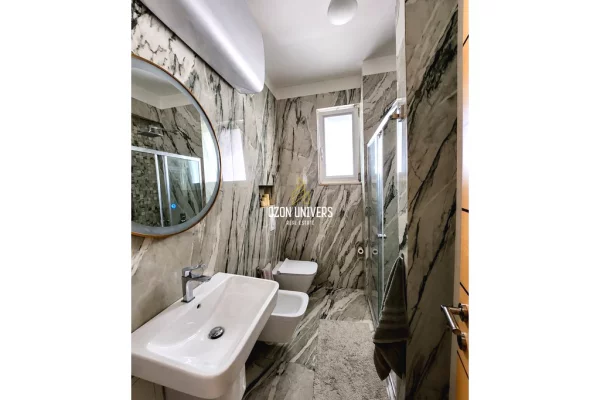 Shtepi me qera Apartament ne Tirane, 2+1, Mobilimi E mobiluar, Pagesa 1,300  Euro.