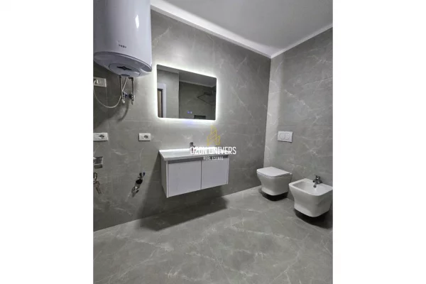 Shtepi ne shitje Apartament ne Tirane, 1+1, Mobilimi Bosh, pa mobiluar, Pagesa 163,000  Euro.