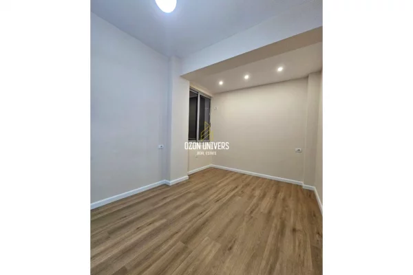 Shtepi ne shitje Apartament ne Tirane, 1+1, Mobilimi Bosh, pa mobiluar, Pagesa 170,000  Euro.