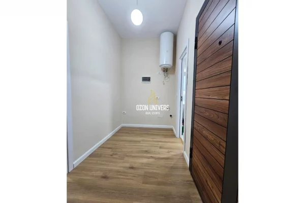 Shtepi ne shitje Apartament ne Tirane, 1+1, Mobilimi Bosh, pa mobiluar, Pagesa 170,000  Euro.